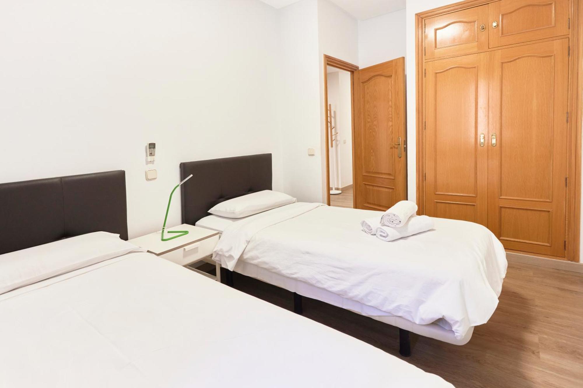 Alojamiento Santa Rosa Madrid Exterior foto